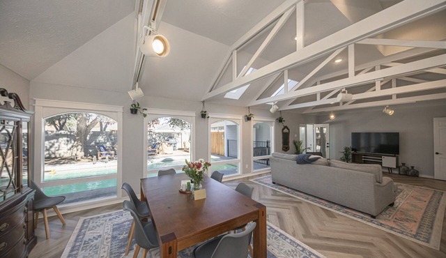 Welcome to Twin Oaks Oasis