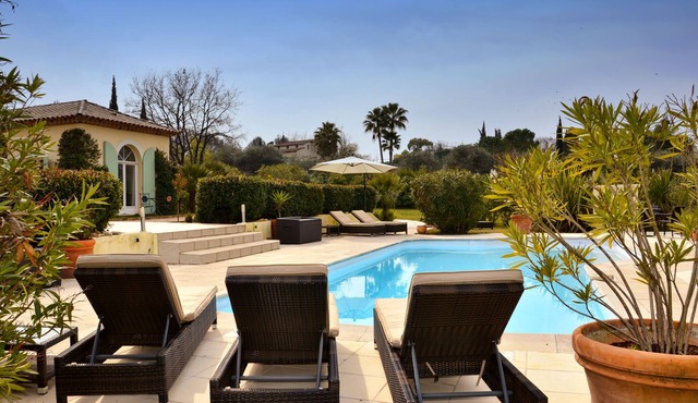 Welcome to Villa Lavande - French Countryside Oasis