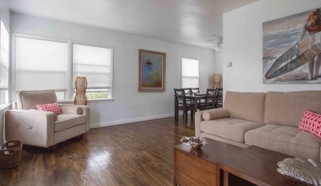 Welcome to Venice Beach! Steps from Abbot Kinney!