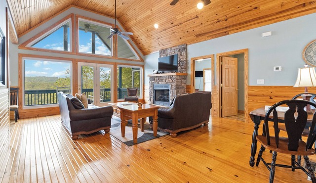 Welcome to Villa Bleu at Lake Cumberland – Your Perfect Lakeside Retreat!