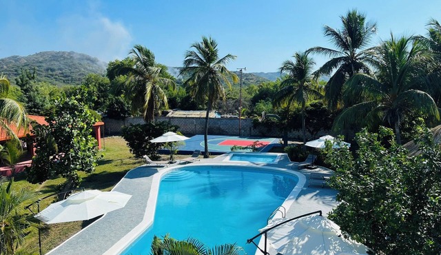 Welcome to Villa Rosa Bella. Viva la vida Bella