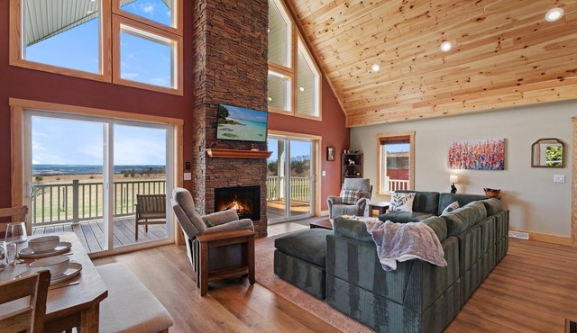 Welcome to Voorheis Vistas: A peaceful hilltop escape with panoramic views, modern comforts, cozy bedrooms, a full kitchen, and horse accommodations—just minutes from Trumansburg, Taughannock Falls, Cornell, and the wine trails.