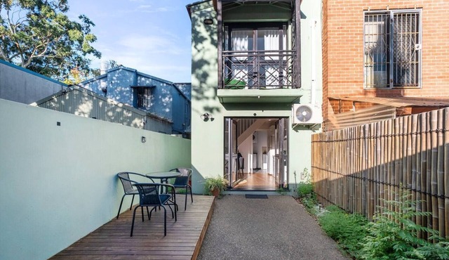 Welcome to Waterloo A Well connected Parkside Stay