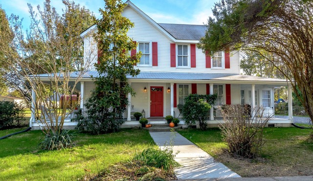 Welcome to White Point Manor