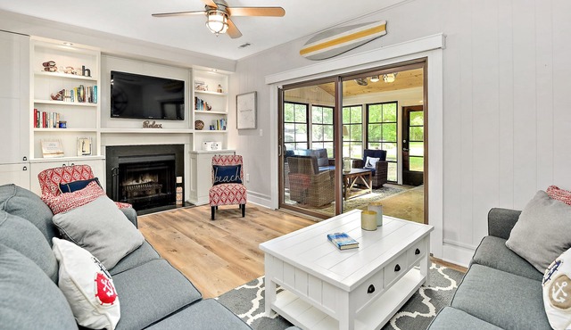 Welcome to Willow Haven! Walk-Bike-Shuttle to Beach. Pool & Tennis/Paddle