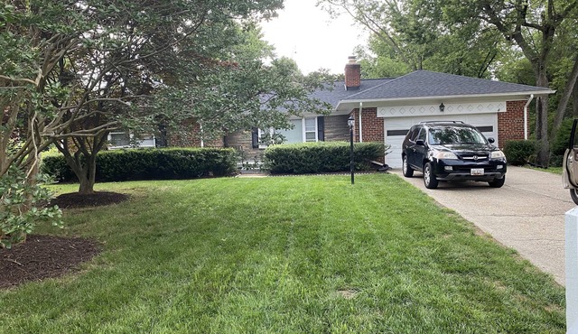 Welcome to your cozy cleaned home with 7 rooms, 10 beds, and 3 full bathrooms