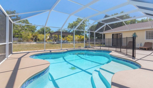 Welcome to Your Coastal Oasis! Pool Home 20 Mins to the Beach and Port!