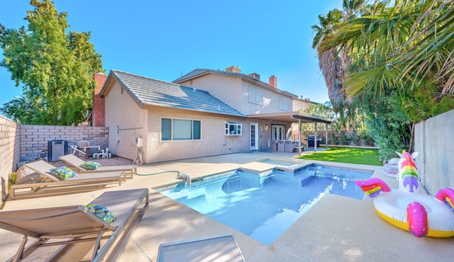 Welcome to your Dream Home, up to 12 guests!