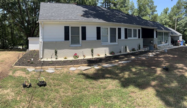 Welcome to Your Enchanting 3-Bedroom Home in Charming Albemarle-North Carolina