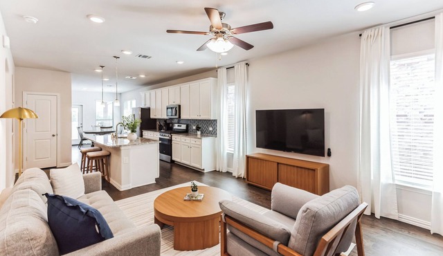 Welcome to Your Home-Away-From-Home in Charming Justin, Texas!