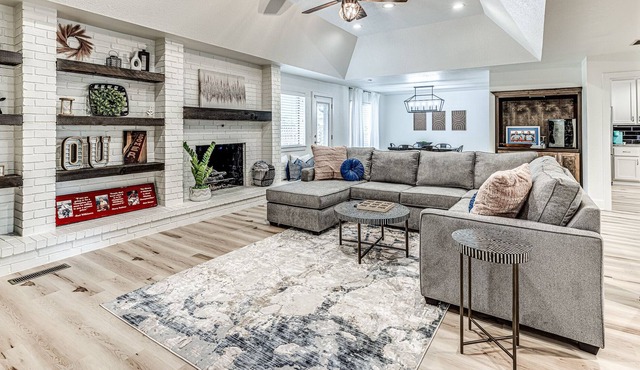 Welcome to your home-away-from-home in the heart of Norman, Ok!