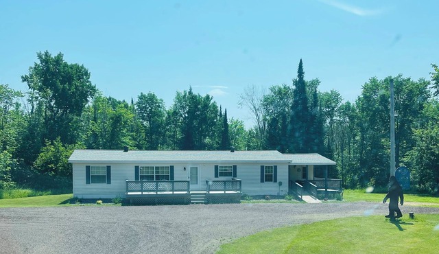 Welcome to your Home away from Home. Trail 12 just 200 feet from the front door.