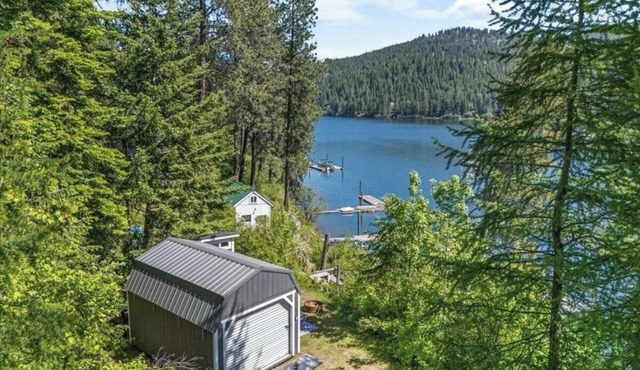 Welcome to your lakeside glamping retreat in Powderhorn Bay on Lake CDA!