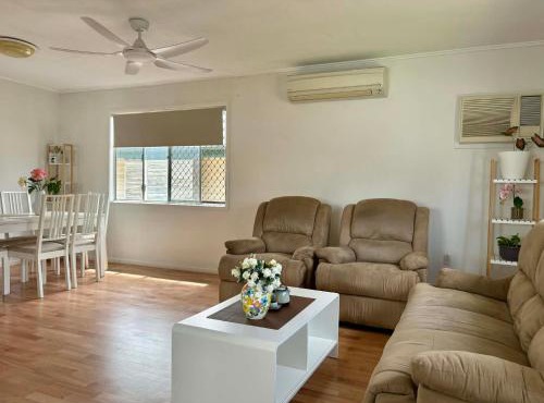 Welcome to your leafy retreat in Graceville!