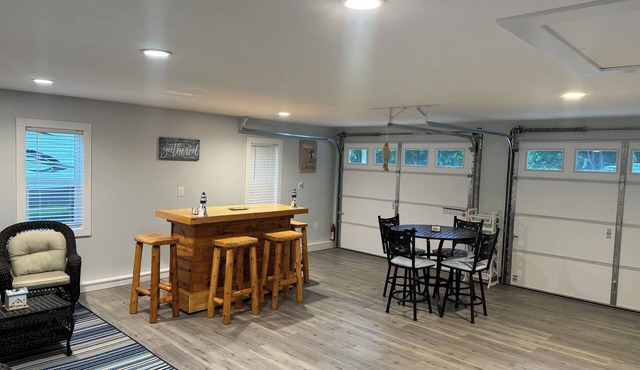 Welcome to your peaceful escape on Long Lake!