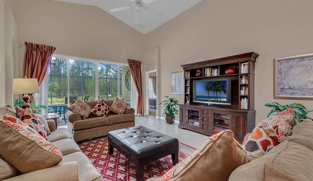 Welcome to your Perfect Getaway! 4 bed home with pool, spa, and games room