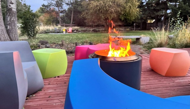 Welcome to your perfect in-town Bend Winter Getaway! 30+ Day Minimum Rental!