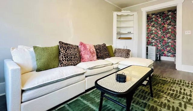 Welcome to your perfect home away from home in the heart of the city!