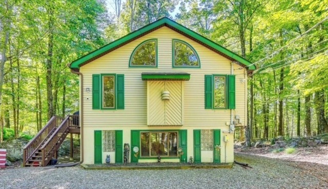 Welcome to your private retreat tucked away on a quiet cul-de-sac.