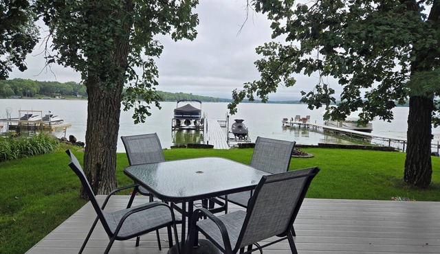 Welcome to your relaxing getaway on the sought after Briggs Lake Chain!