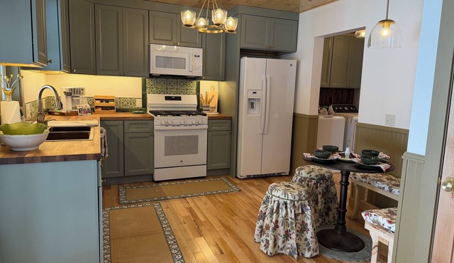 Welcome to your Up North escape in downtown Arcadia. Newly remodeled with a king bed and cozy fireplace, just a short walk to Lake Michigan. Enjoy Arcadia Days, July 4th fireworks, golf, Crystal Mountain, and day trips to Sleeping Bear Sand Dunes.