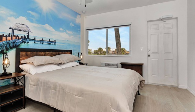 Welcome to your cozy retreat in Daytona Shores, just steps from the Atlantic Ocean. Perfect for solo travelers or couples, this comfy motel studio offers easy beach access and is surrounded by great local restaurants and cafés.