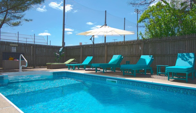Welcome to your Beach House with a pool!