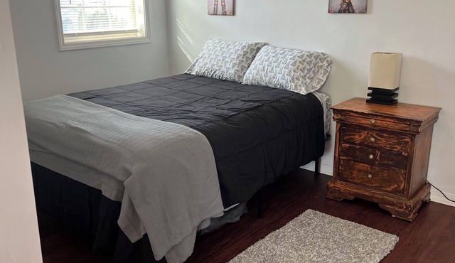 Welcoming 1-bedroom house with AC in College Place