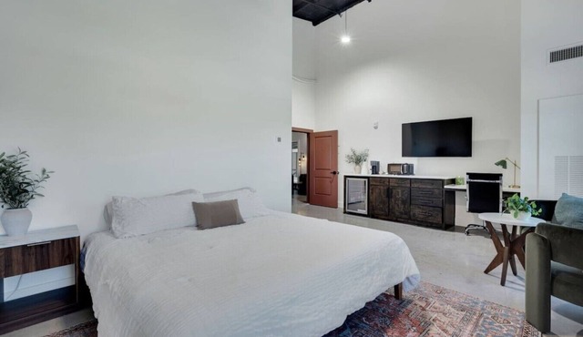 Welcoming 1-bedroom apartment with AC in Midlothian
