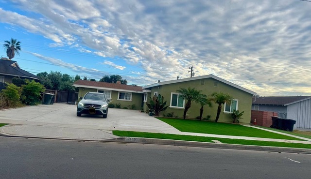 Welcoming 2-bedroom Brand New Unit B with AC in Anaheim, 5 Mins to Disneyland
