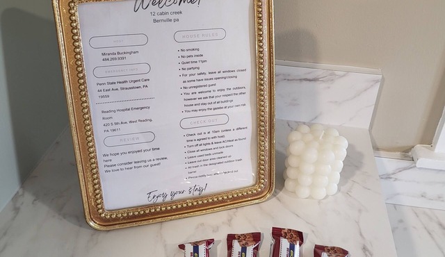 Welcoming 2-bedroom re done Spring House on a peaceful farm setting in Bernville