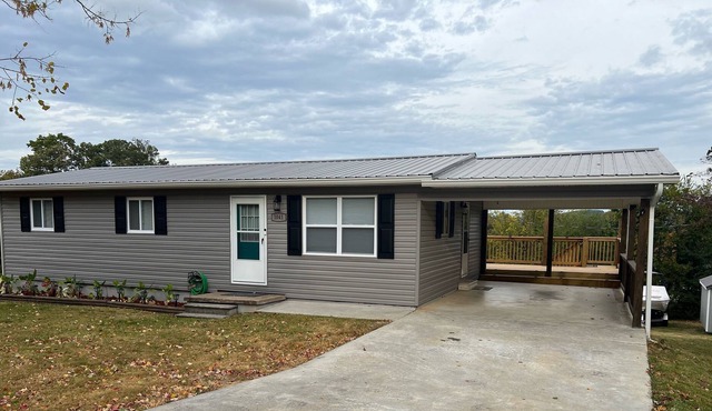Welcoming 3 bedroom near downtown Madisonville!!!