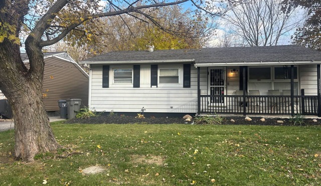 Welcoming 3-bedroom cozy house, Four minutes away from the Husky refinery