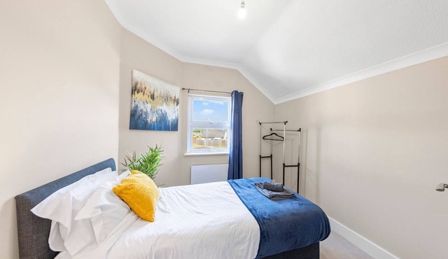 Welcoming 3-Bedroom House with WiFi in Charming Ashford