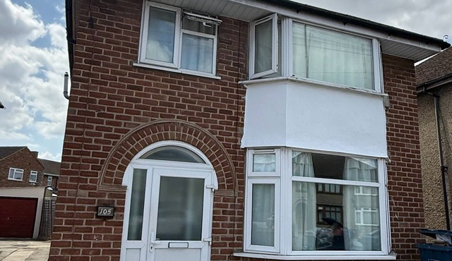 Welcoming 3-bedroom house in Oxford with Parking