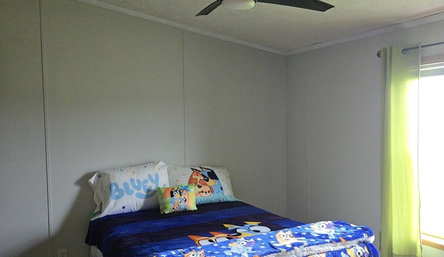 Welcoming 3-bedroom house with AC in charming Milford.