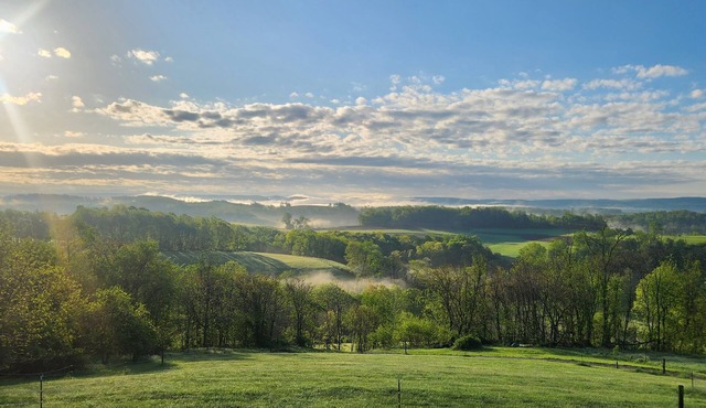 Welcoming 3-bedroom house in Vanderbilt with an amazing view!