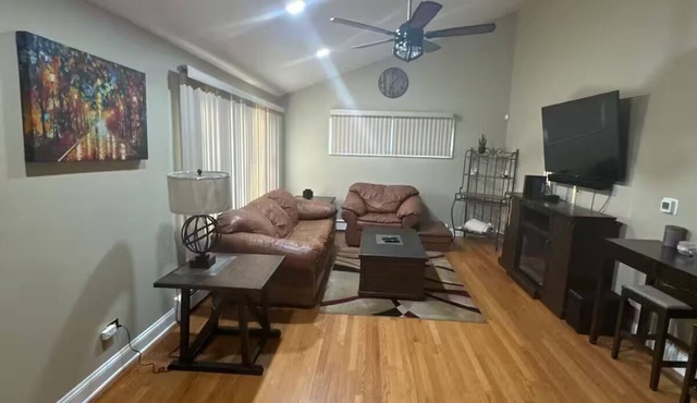 Welcoming 3-bedroom house with AC in charming Westchester