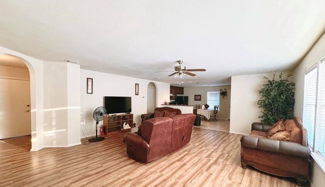 Welcoming 3BR house, minutes to Fort Worth & Arlington!