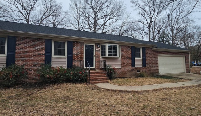 Welcoming 4-bedroom house charming Hopewell.