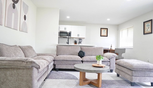 Welcoming 4-bedroom house with AC in charming Forney