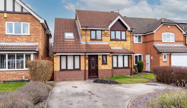 Welcoming 5-bedroom house in Nuthall
