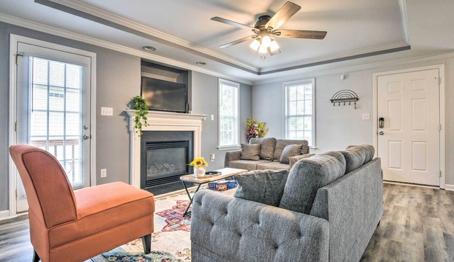 Welcoming Abode w/Yard ~ 1 Mi to Dtwn Apex!