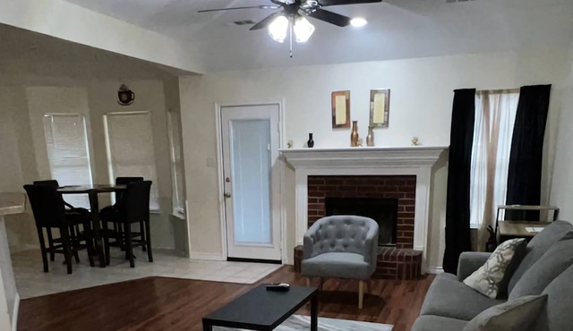 Welcoming and Cozy 3 Bedroom Home
