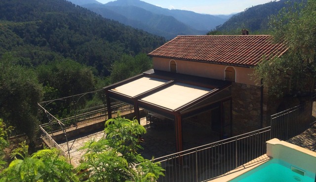 Welcoming and peaceful villa in an ancient olive grove. Pool and mod-cons.