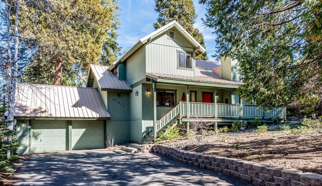 Welcoming Cabin with WiFi, Spacious Deck, & Outdoor Seating