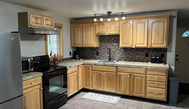 Welcoming cabin with AC, WiFi, TV and laundry on Gull lake!