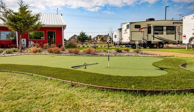 Welcoming campground in Wylie with scenic views, pool, clubhouse, and more.