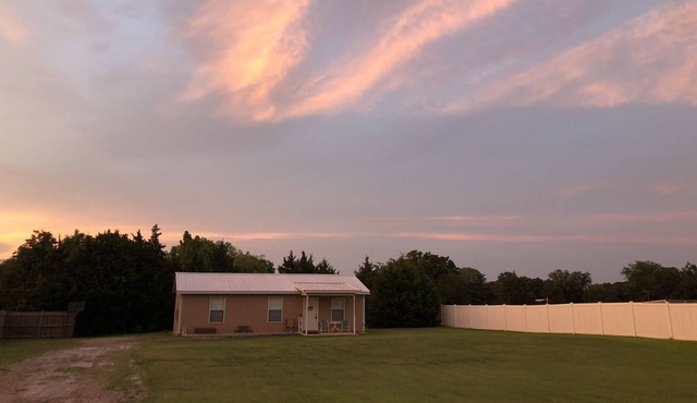 Welcoming, Clean, Relaxing and Private Home on acreage