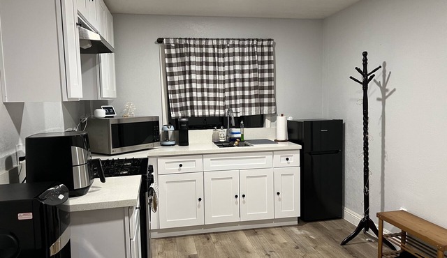 Welcoming Cozy Guest Unit